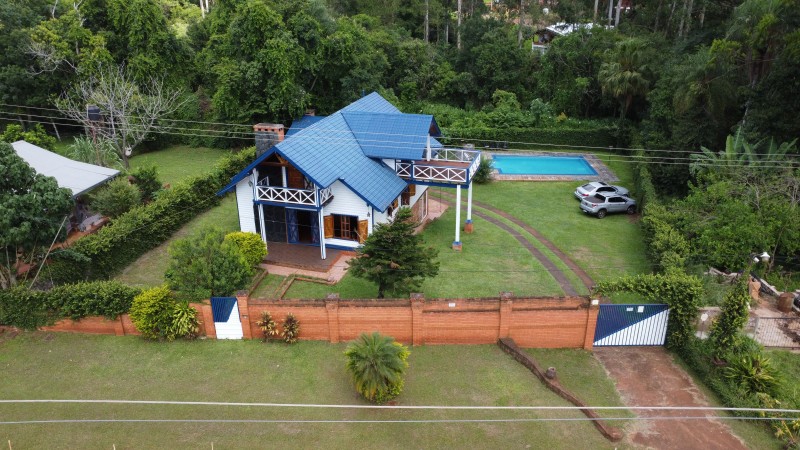 ¡Hermosa casa en venta! 2 Plantas + 3 Habitaciones + 2 Baños + Quincho + Piscina