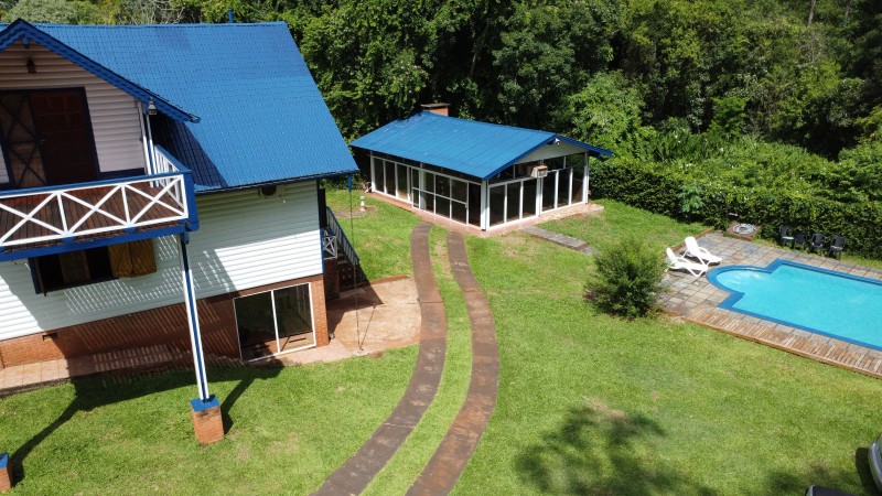 ¡Hermosa casa en venta! 2 Plantas + 3 Habitaciones + 2 Baños + Quincho + Piscina