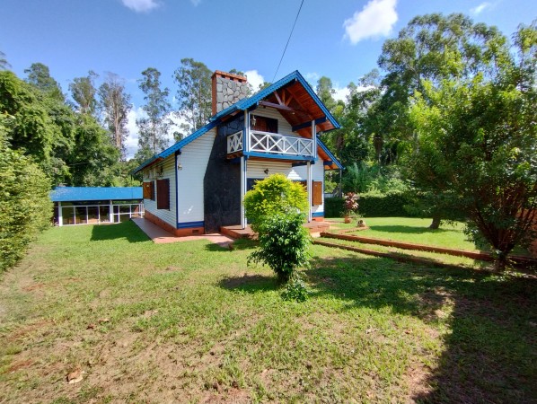 ¡Hermosa casa en venta! 2 Plantas + 3 Habitaciones + 2 Baños + Quincho + Piscina