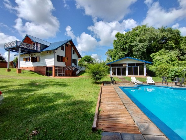 ¡Hermosa casa en venta! 2 Plantas + 3 Habitaciones + 2 Baños + Quincho + Piscina