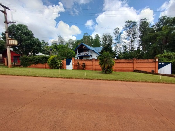 ¡Hermosa casa en venta! 2 Plantas + 3 Habitaciones + 2 Baños + Quincho + Piscina